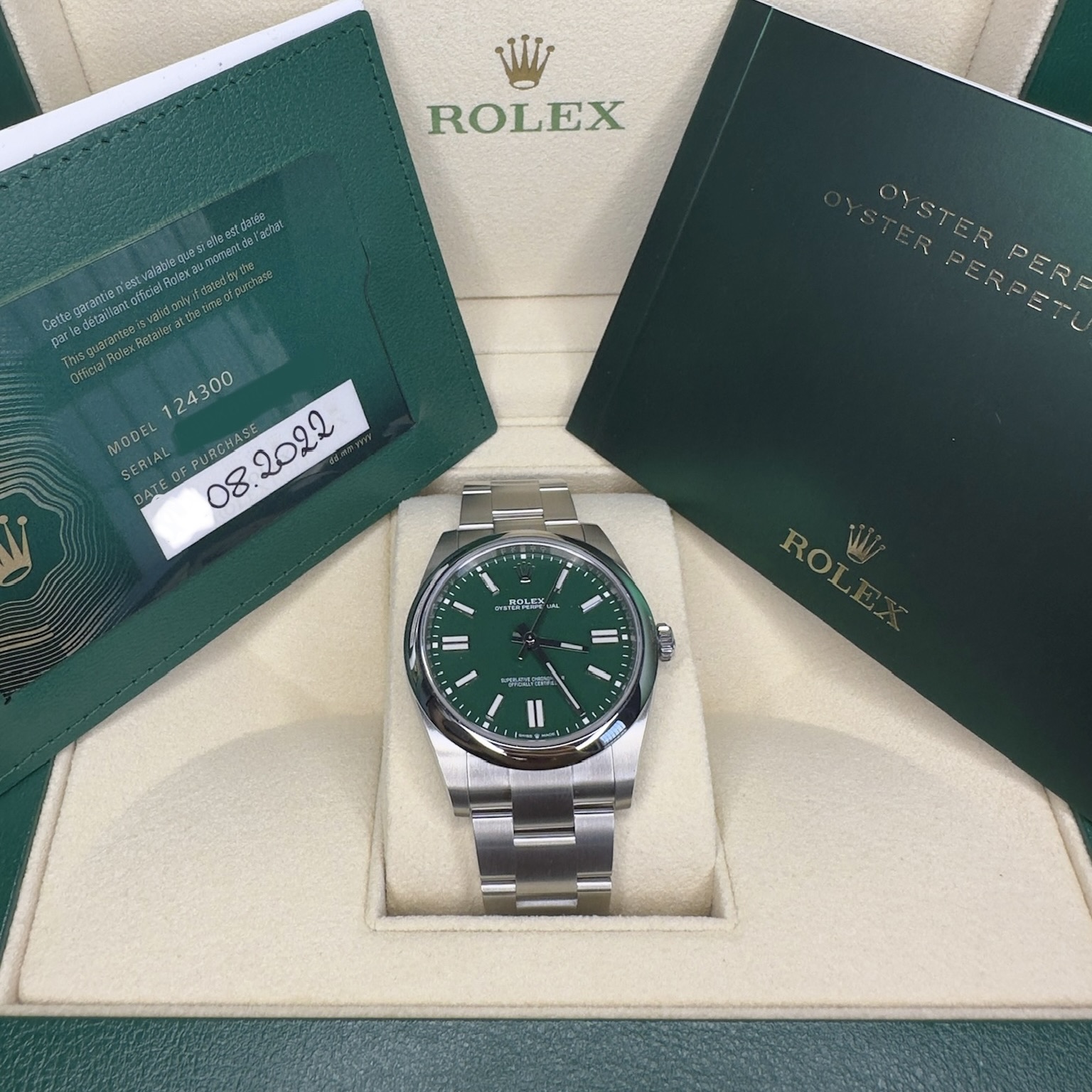 Rolex Oyster Perpetual 124300 Green.